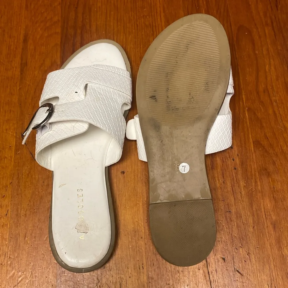 AEROSOLES White Slide Sandals - Image 2
