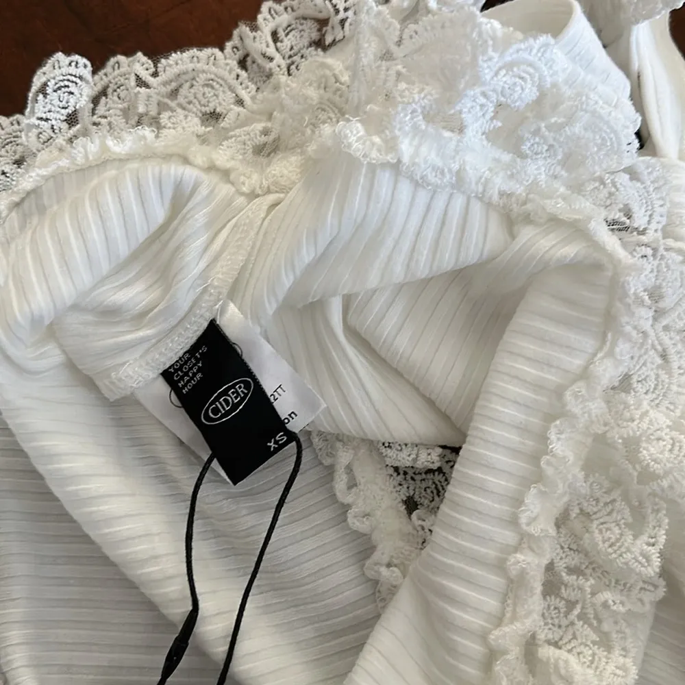 NWT Cider Tie Shoulder Lace Tank Top - Image 2