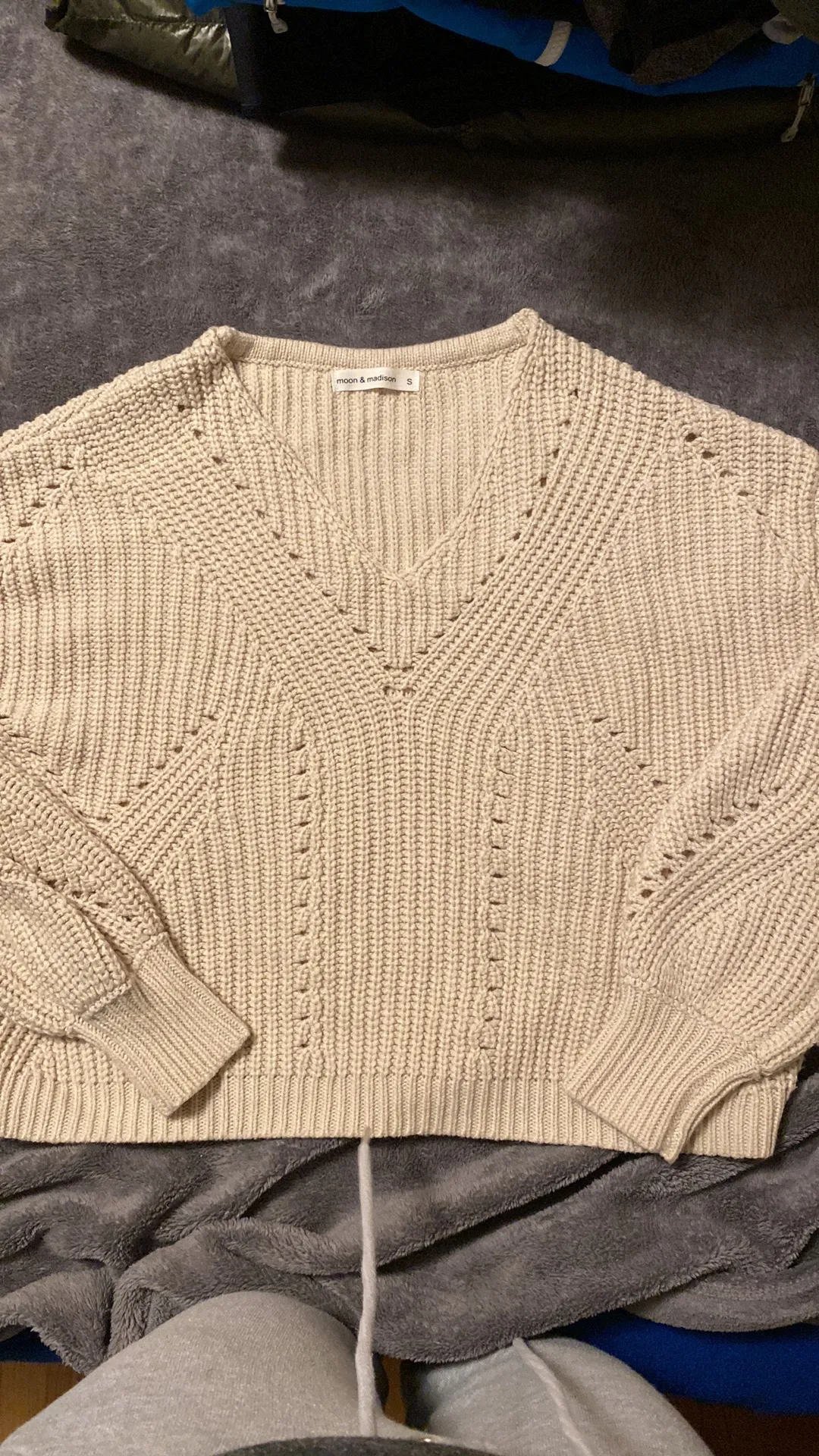 NWOT cream cropped sweater - Image 4