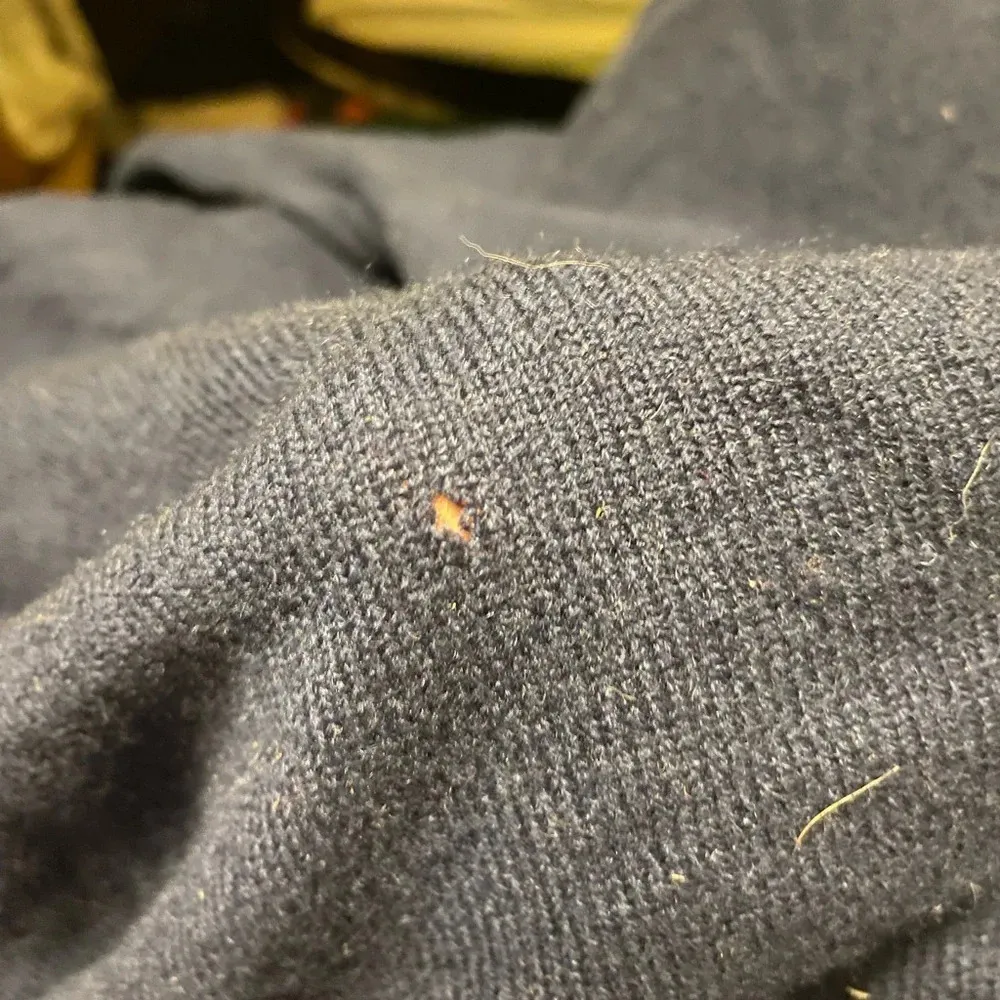 VINCE DEEP ROYAL BLUE CASHMERE V-NECK SWEATER - Image 4