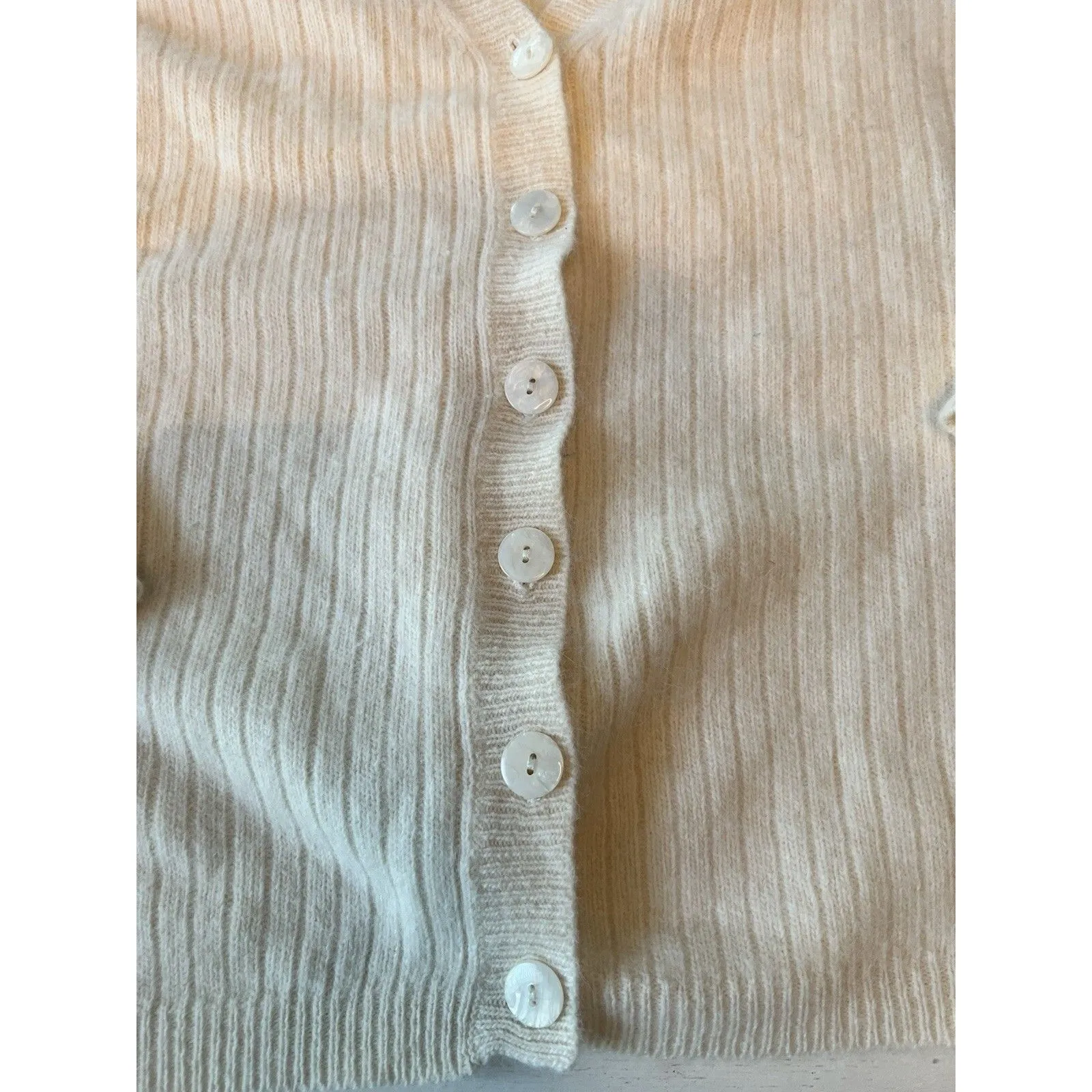 Vintage Yarnworks Woman’s‎ Small Lambswool Angora Cardigan Sweater Pearl Button - Image 3