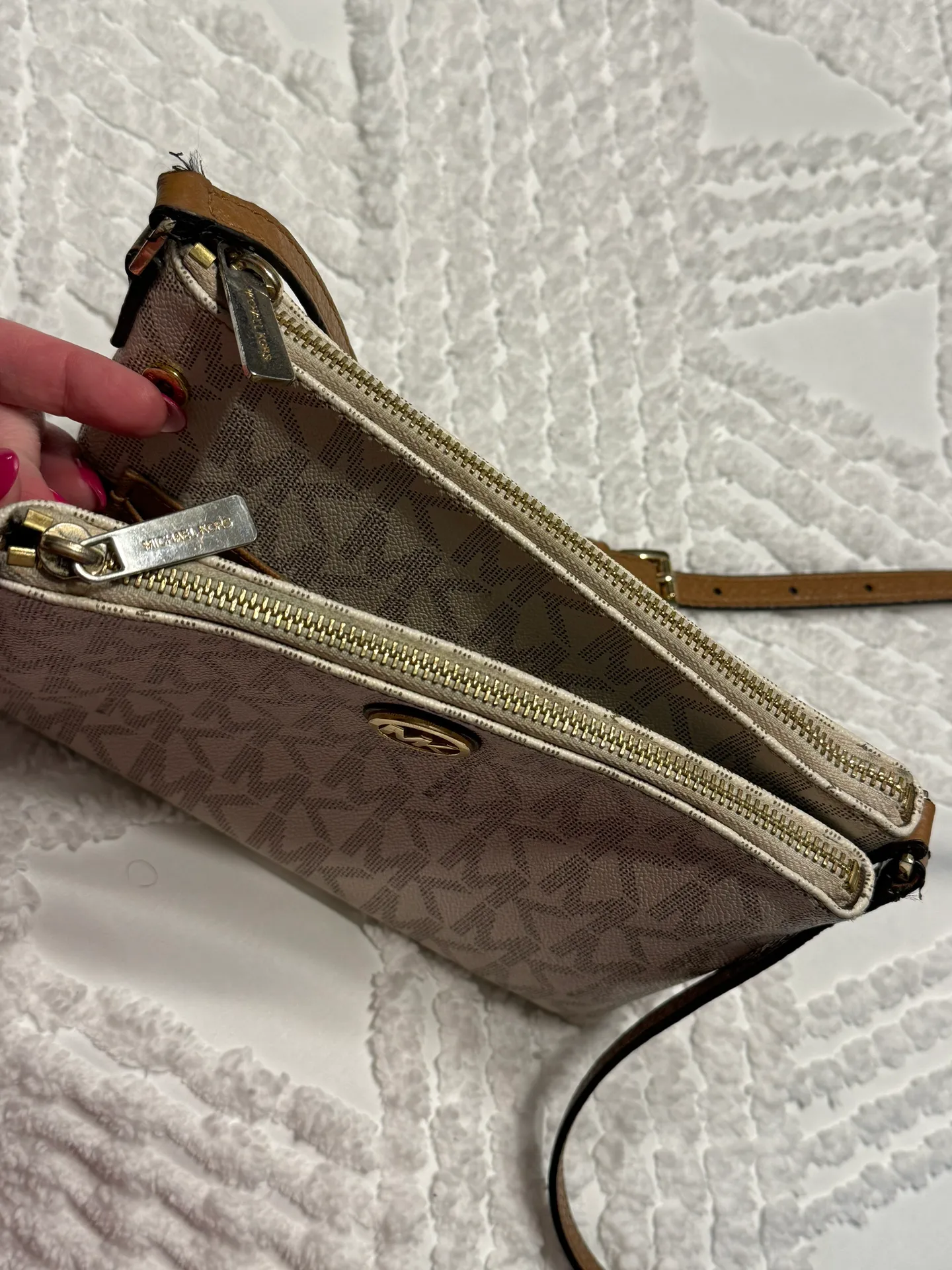 Micheal Kors Crossbody Bag - Image 3