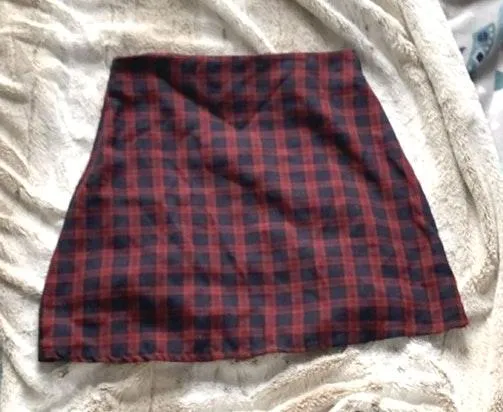 Boohoo Red Plaid Mini Skirt - Image 4