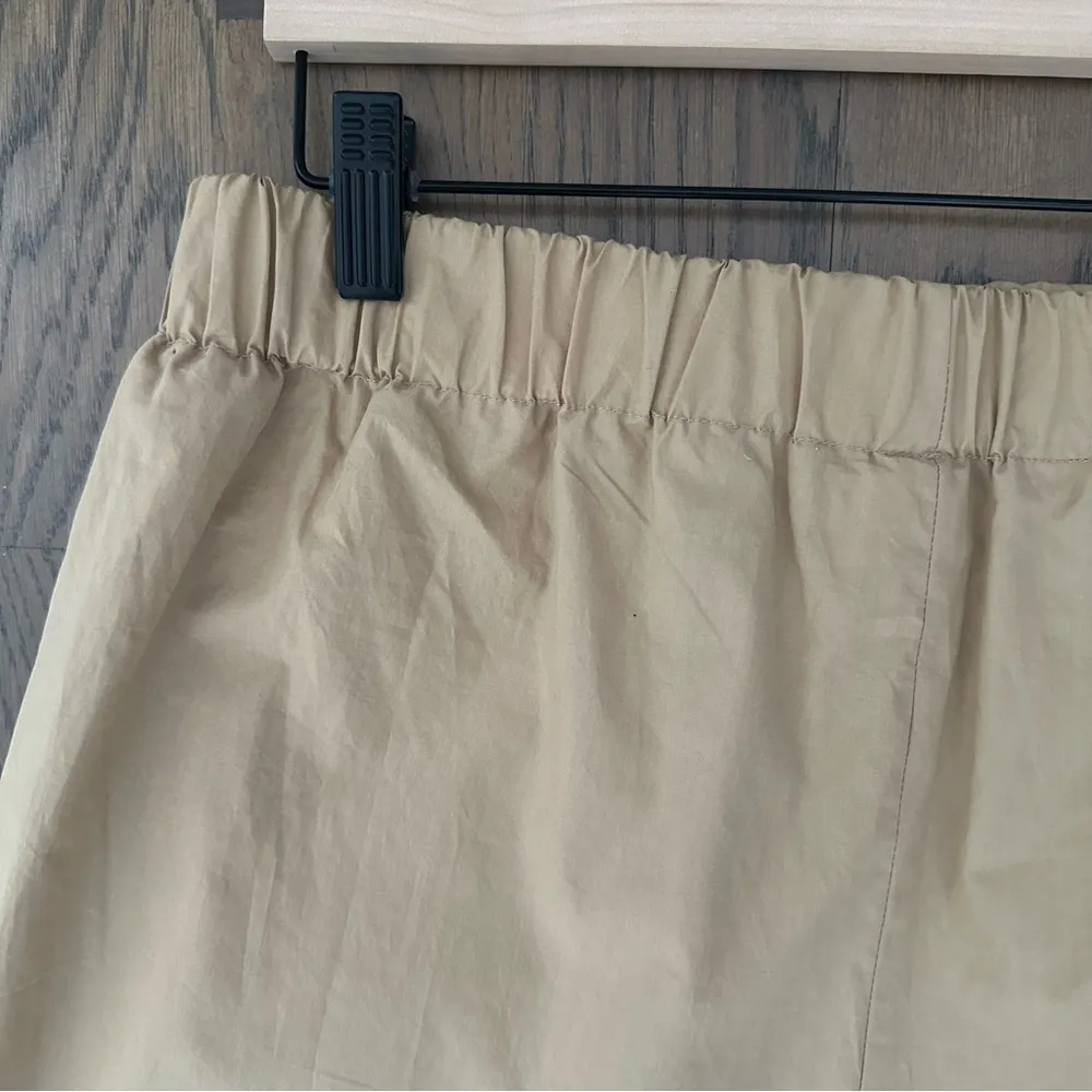 The Frankie Shop Lui Organic Cotton Boxer Short in Sahara Khaki Size Medium Tan - Image 8