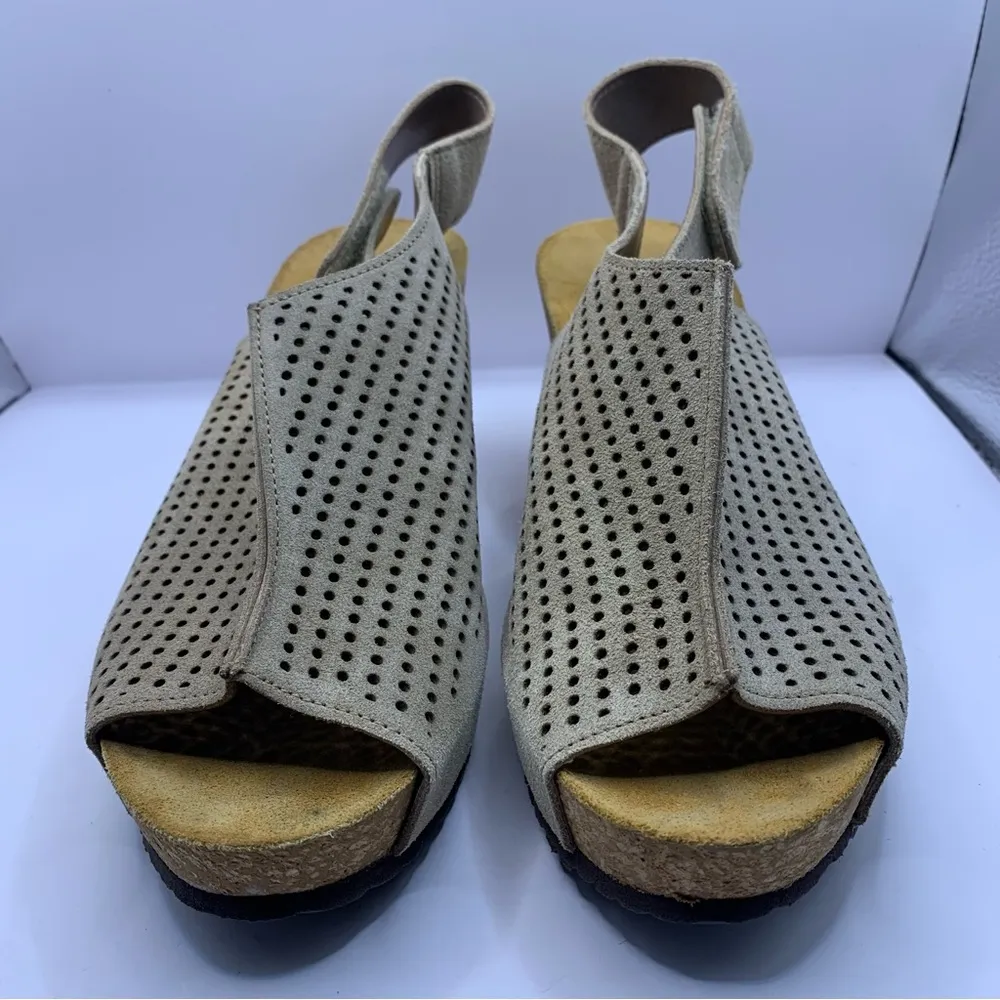 A.Giannetti size 8.5 wedge sandals slingback Tan suede leather made in Italy - Image 3