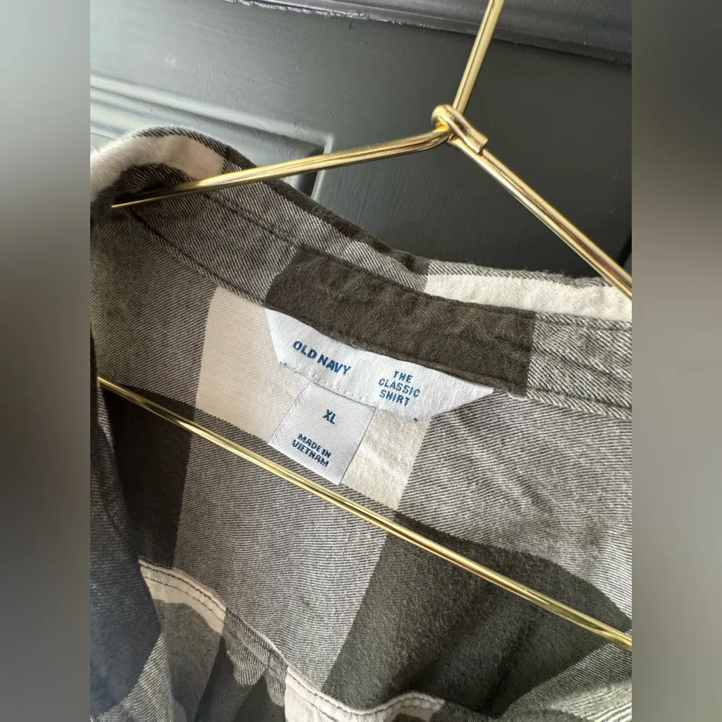 Old Navy Army Green Flannel Plaid Button-Up Shirt - Image 2