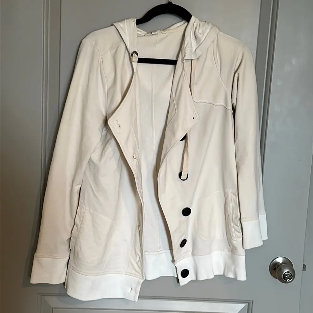 Brooklyn industries button up cream hoodie, size medium - Image 2