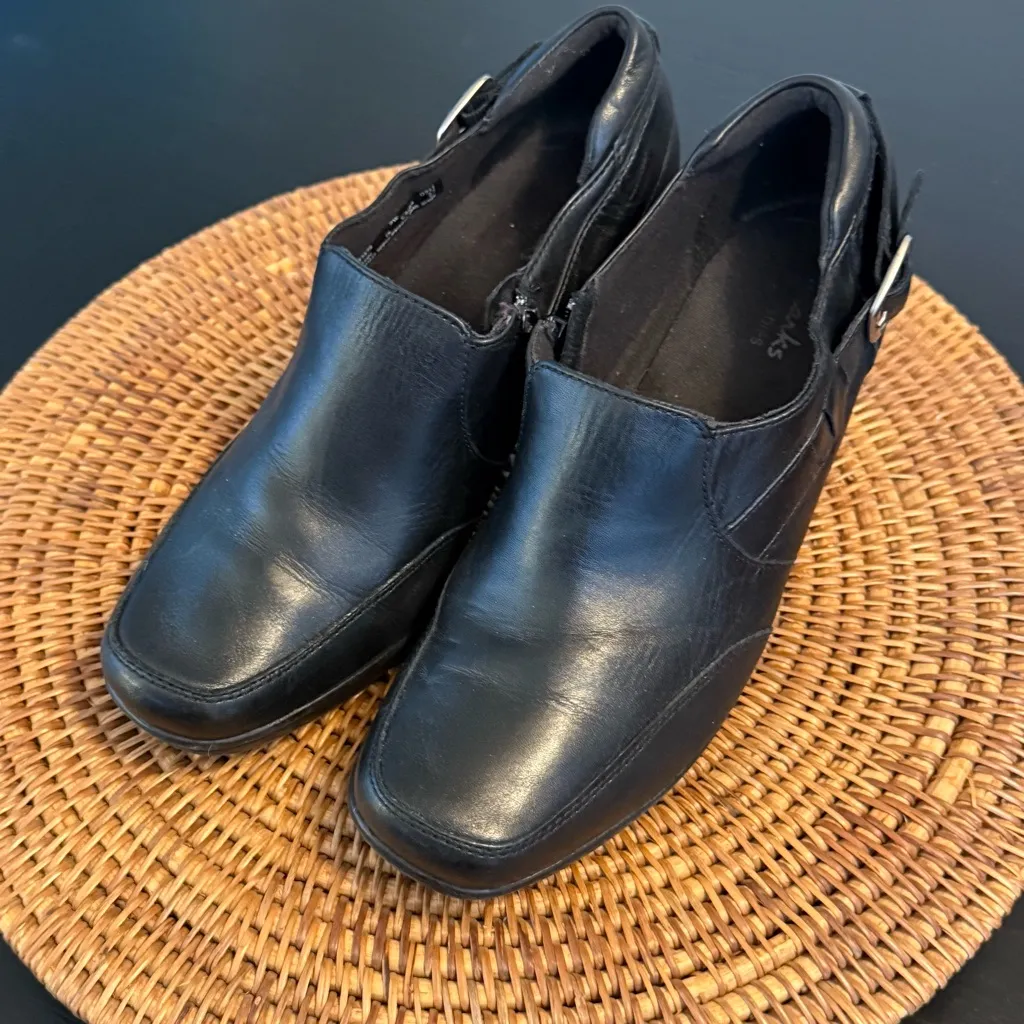 Clarks Elegant Black Leather Women's Shoes - Image 2