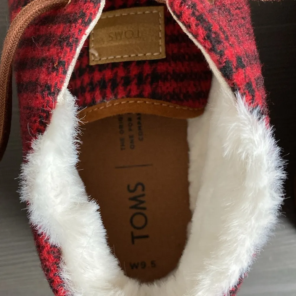 TOMS Bota Desert Boot Red Plaid Faux Fur Lined Ankle Lace Up Bootie Size 9.5 - Image 6