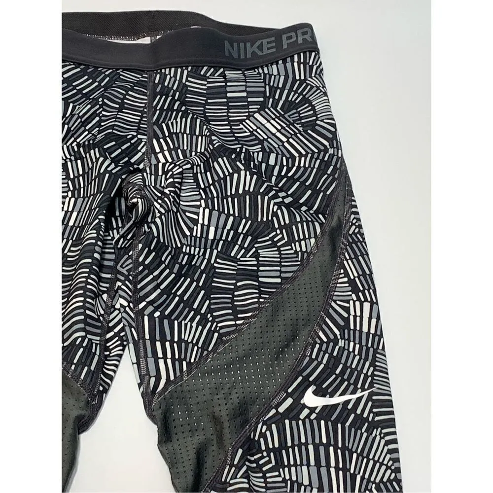 Nike pro Capri legging size medium ￼ - Image 4