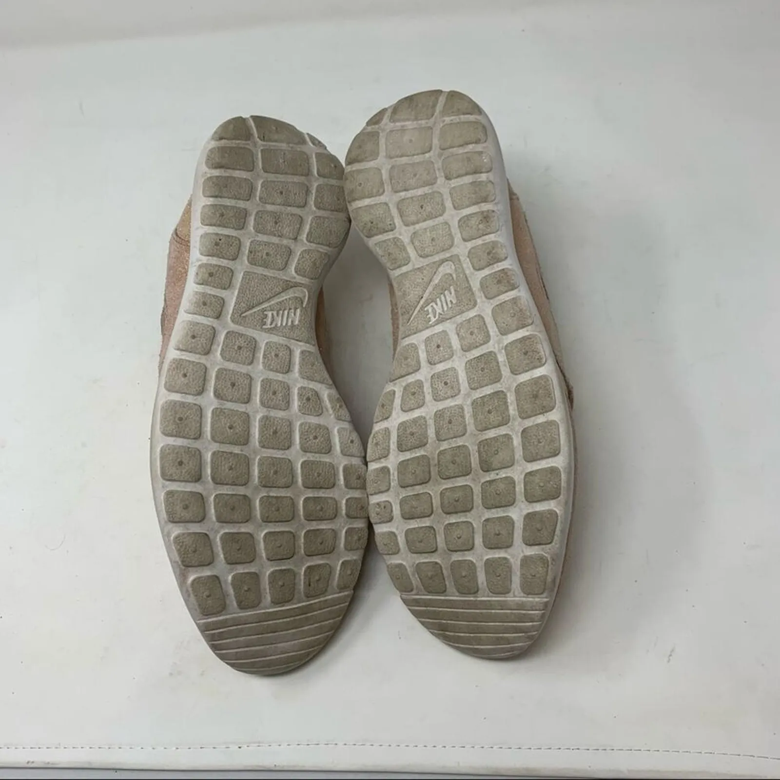 Nike Roshe Run Rose Gold Women’s Athletic Shoes Size 10 - Image 6