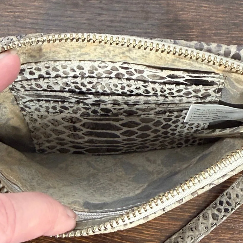 Elliott Lucca Women’s wristlet envelope wallet snakeskin print leather silver ch Black - Image 7