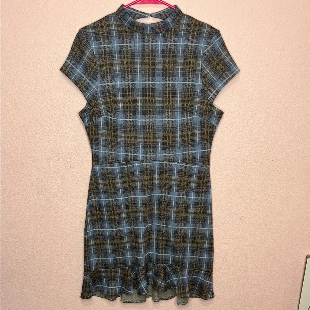 Urban Outfitters Highland Plaid Mock-Neck Mini Dress. Size L - Image 2
