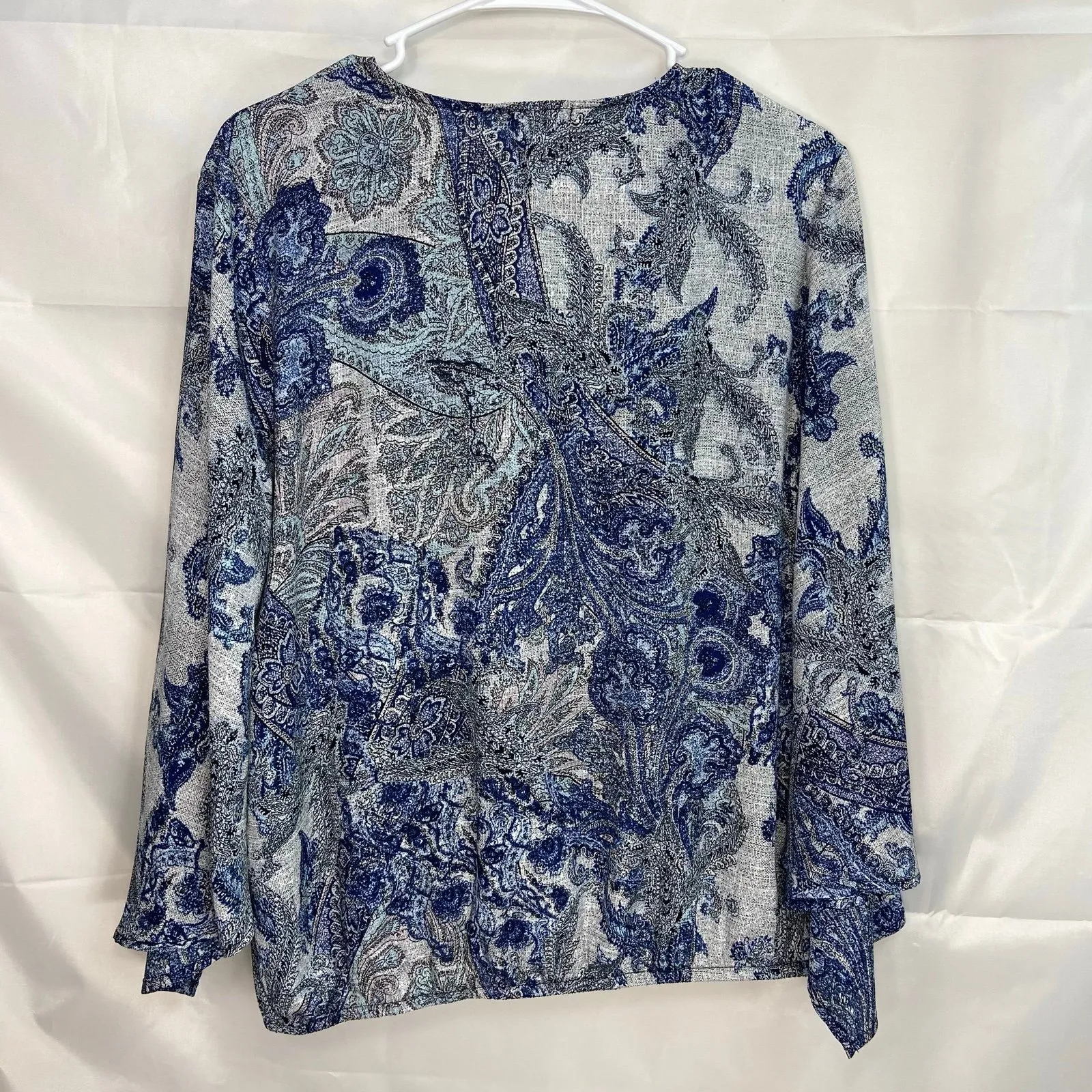 NWOT Westport women's‎ blue white paisley cross front bell sleeve lined blouse L - Image 7