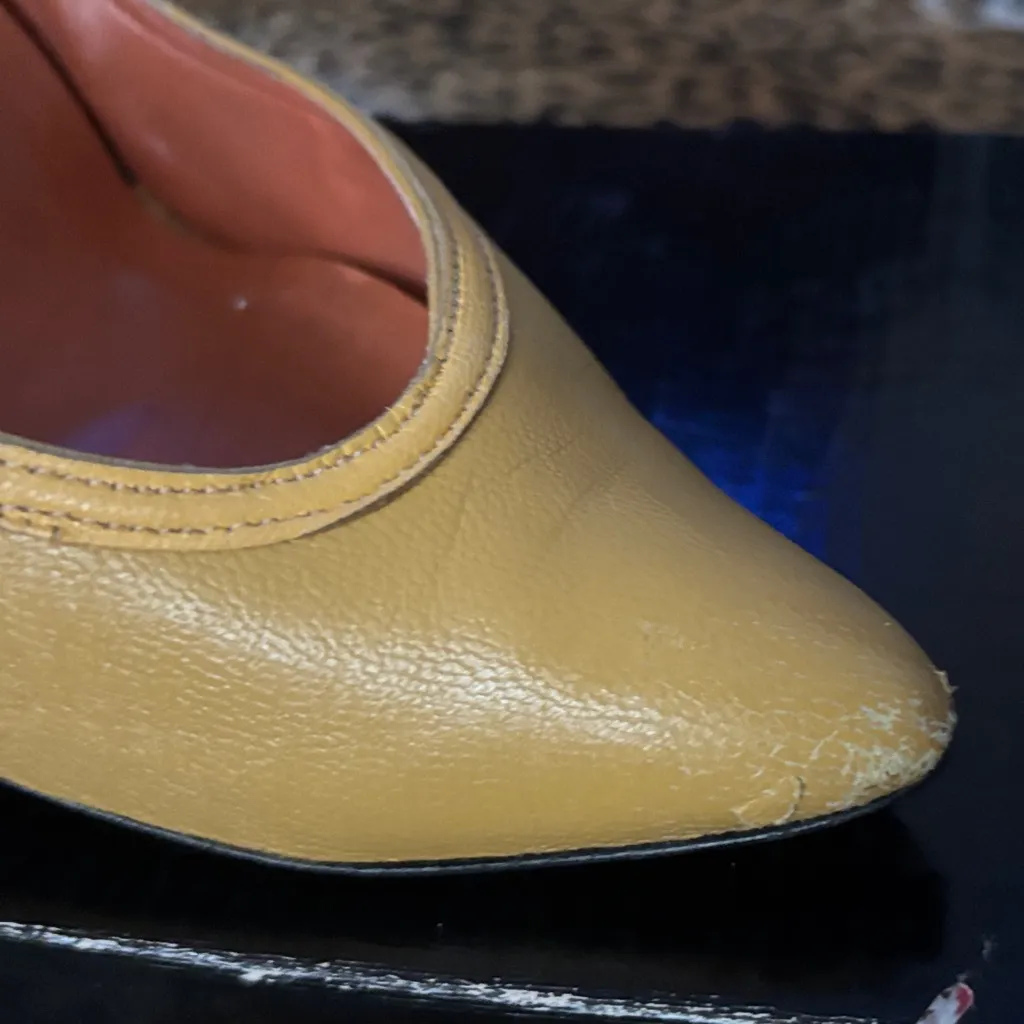 BareTraps Women's Mustard Heels - Image 10