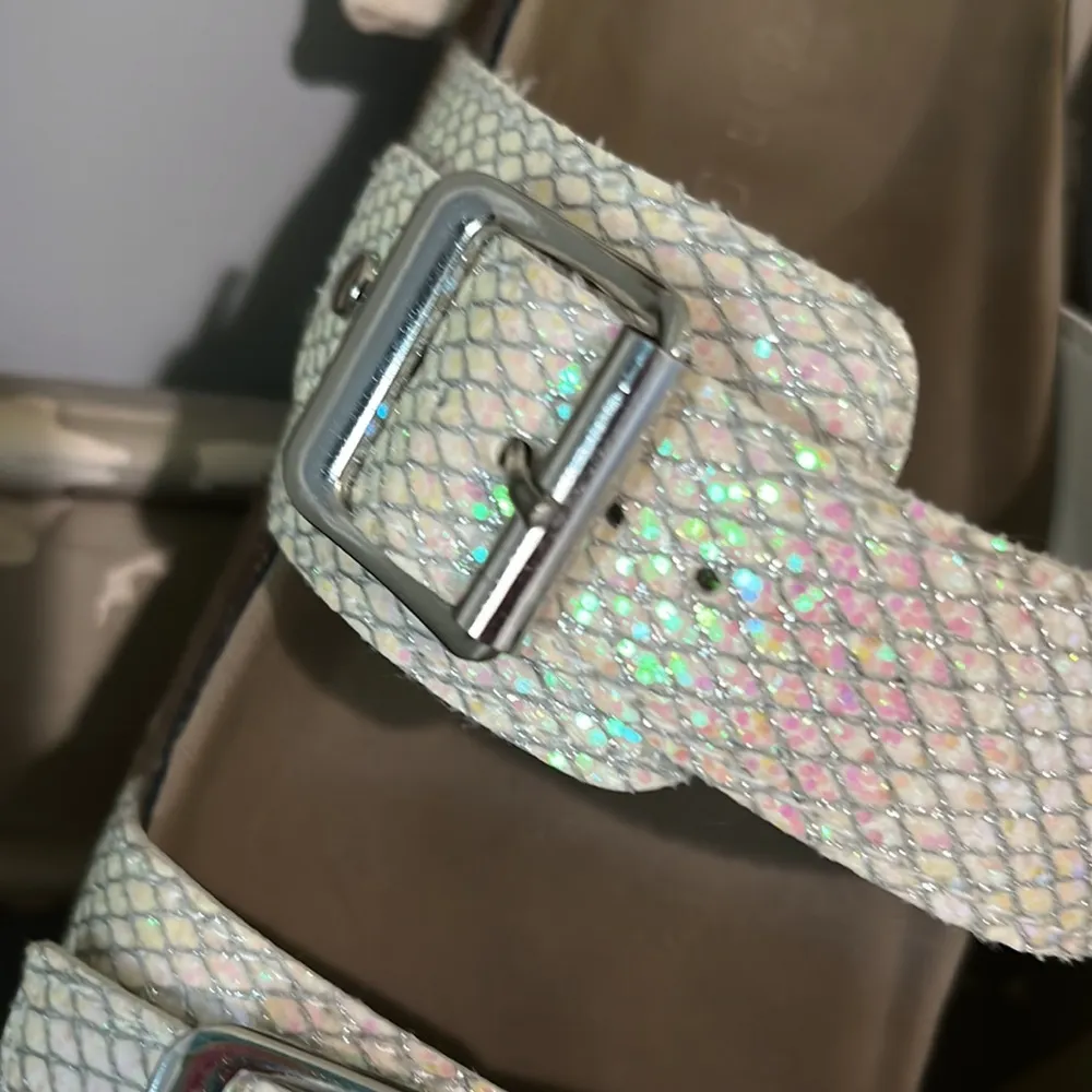 Madden Girl Sandals Double Strap Buckle Off White Shimmery Silver Slides Comfy - Image 10