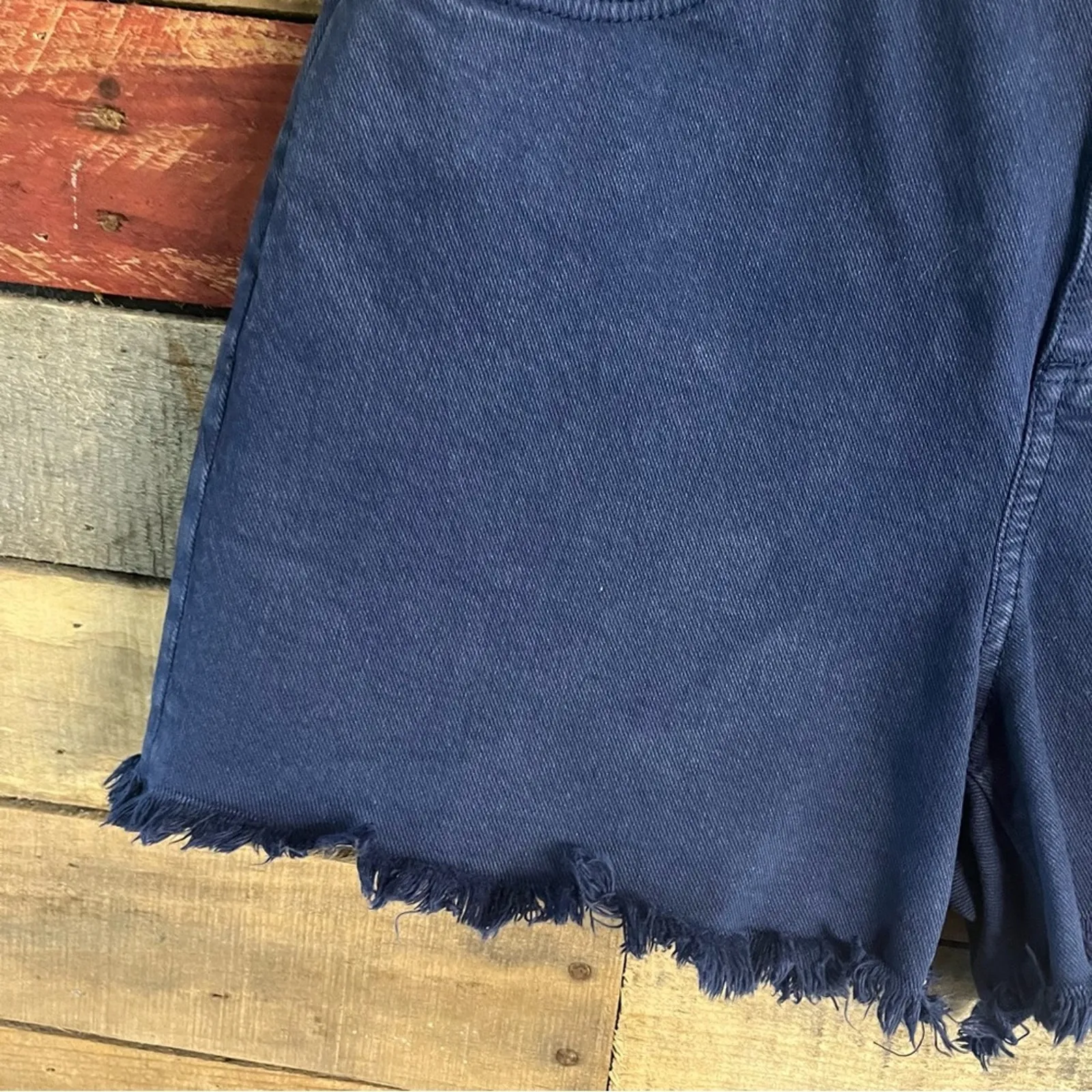 Loft  Navy The Cutoff Shorts Size‎ 6 - Image 5