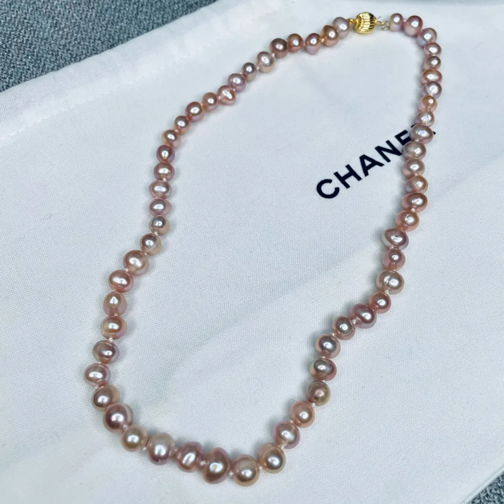 18” Natural Blush Pink Freshwater Pearl Necklace w/ Gold Clasp - Image 2