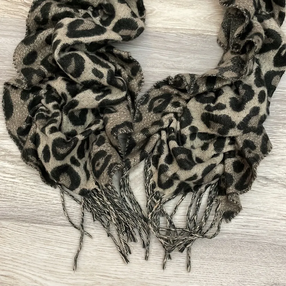 Dillard's Dillard’s Leopard Print Elastic Scarf with Fringe Ends - Image 4