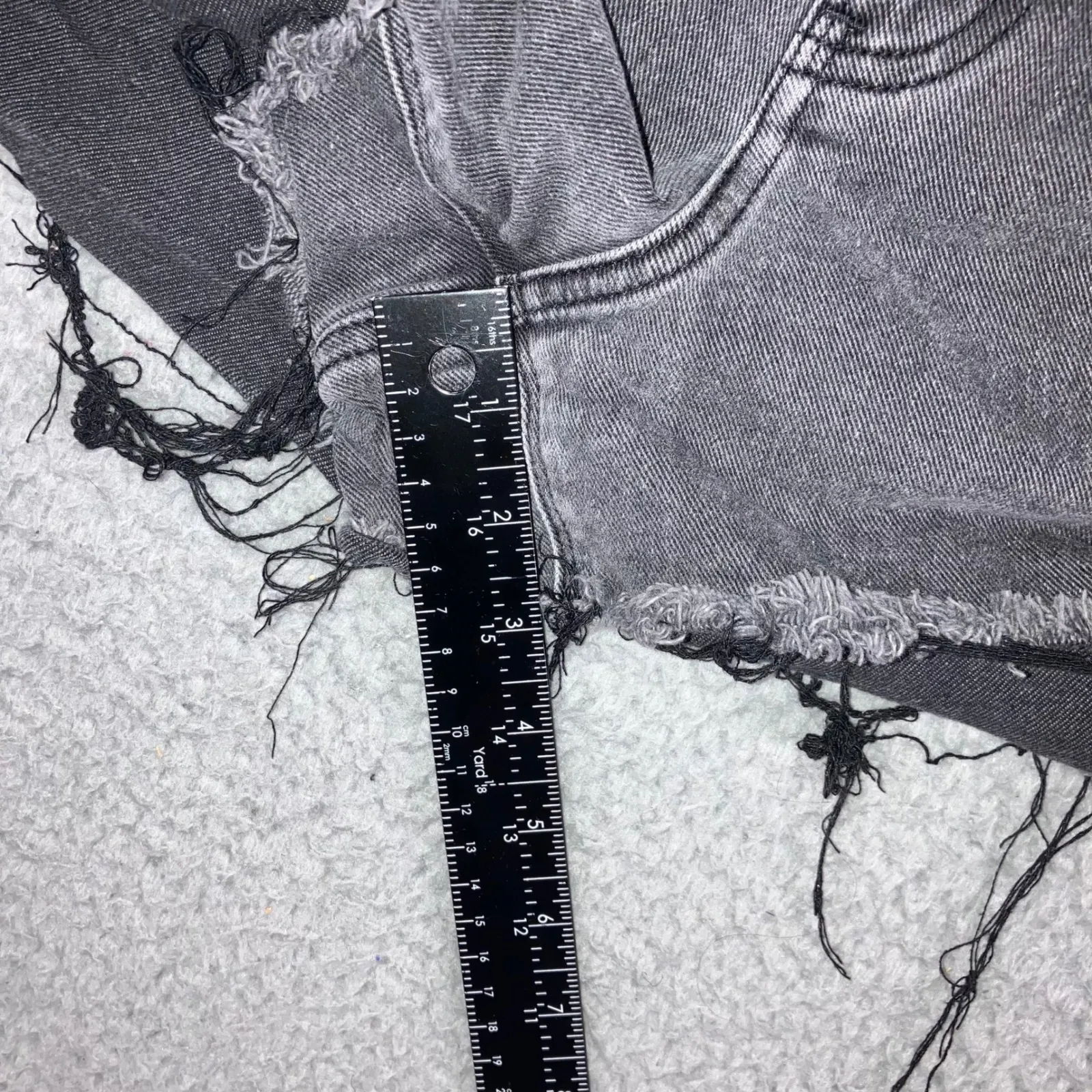 Express Denim Mom Shorts Women 10 High Rise Cut‎ Off Raw Hem - Image 6