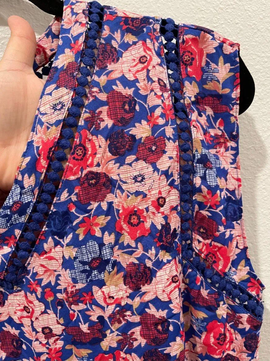 41 HAWTHORN Blue Rose Floral Print Sleeveless Blouse Multiple Size M - Image 3
