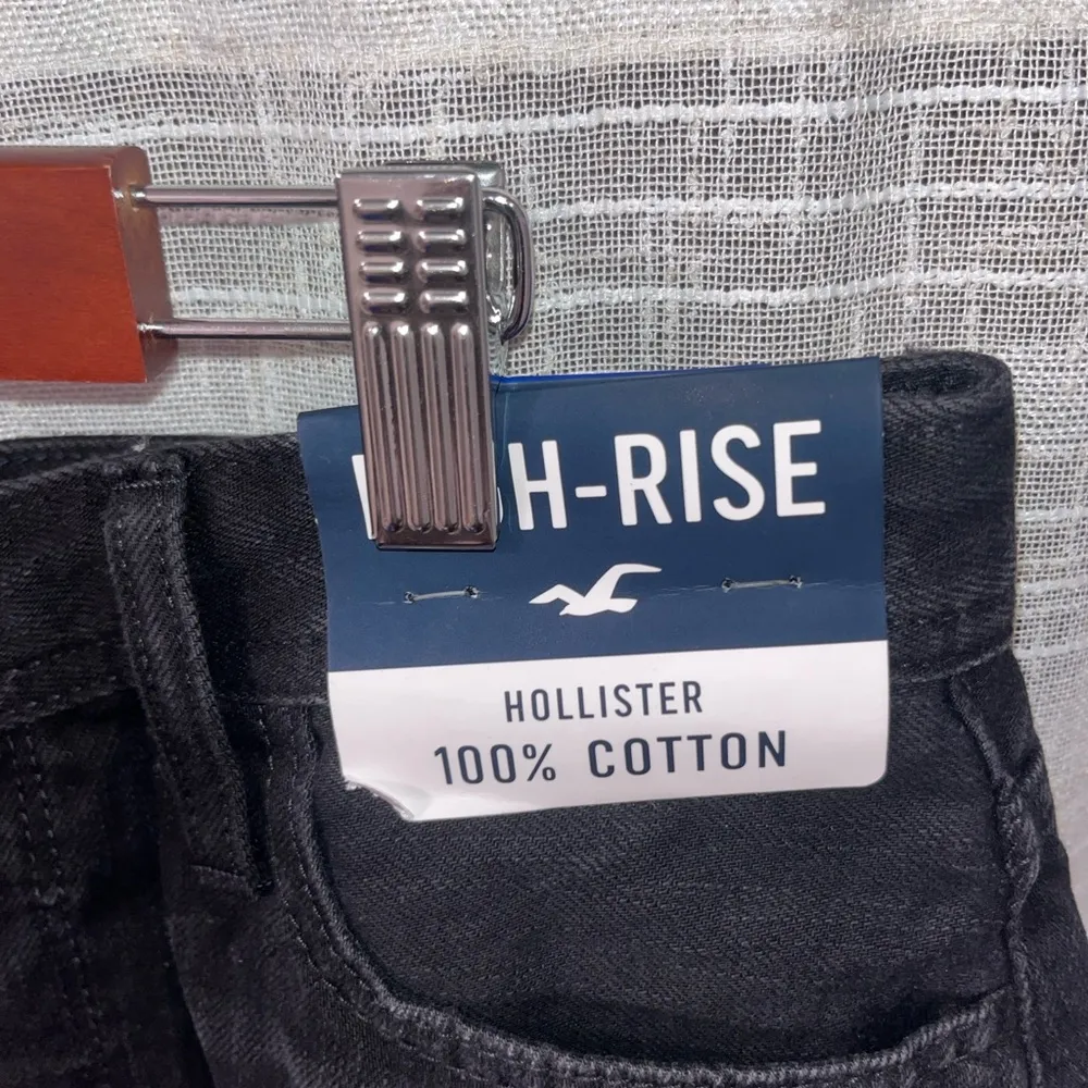 Hollister  Women's Black High-Rise Denim Jean Shorts - Image 3