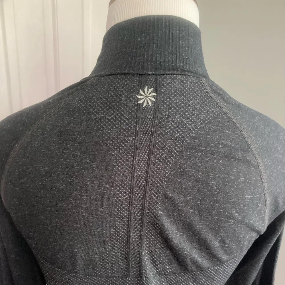 Athleta Fast Track Quarter Zip Pullover Size Small - Image 3