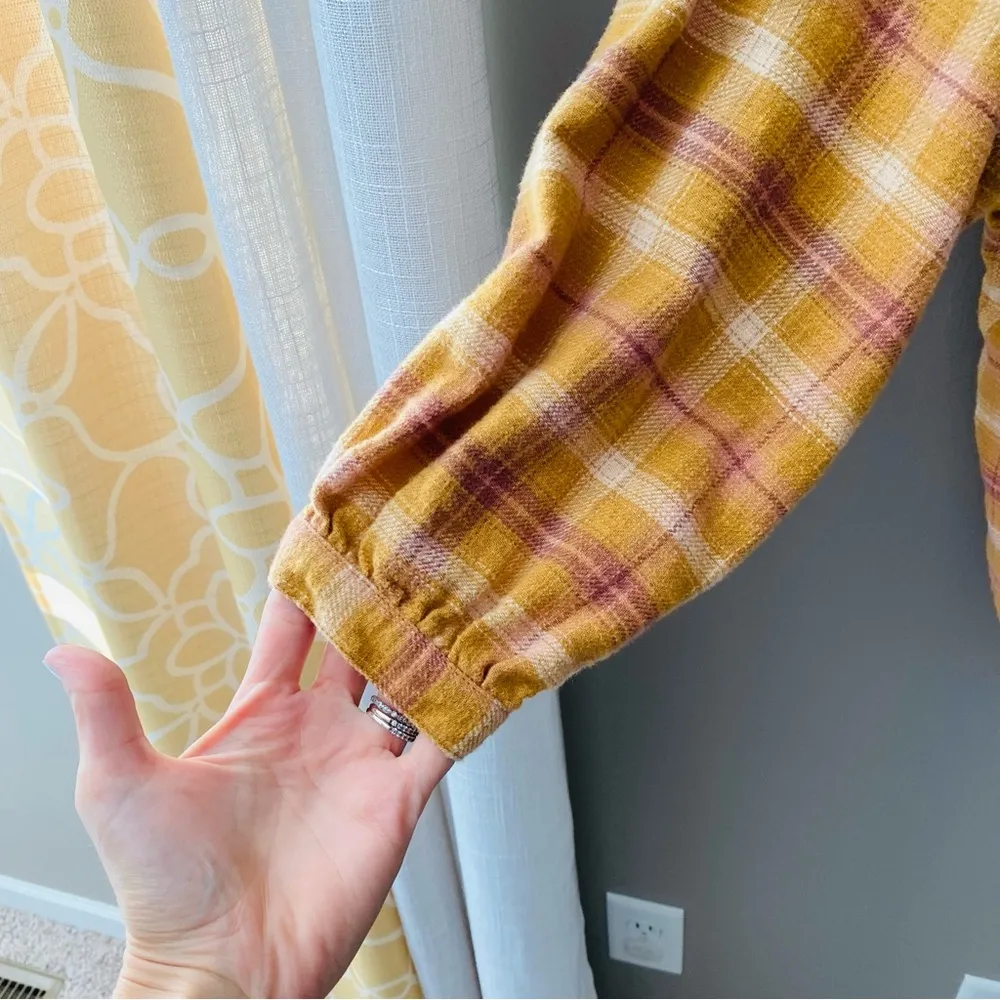 American Eagle Outfitters Button Up Plaid Top Yellow Sz Large - Image 4