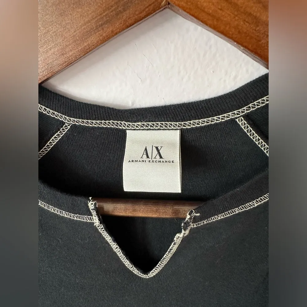 Armani exchange pima cotton t-shirt M contrast stitched black and white v neck - Image 4