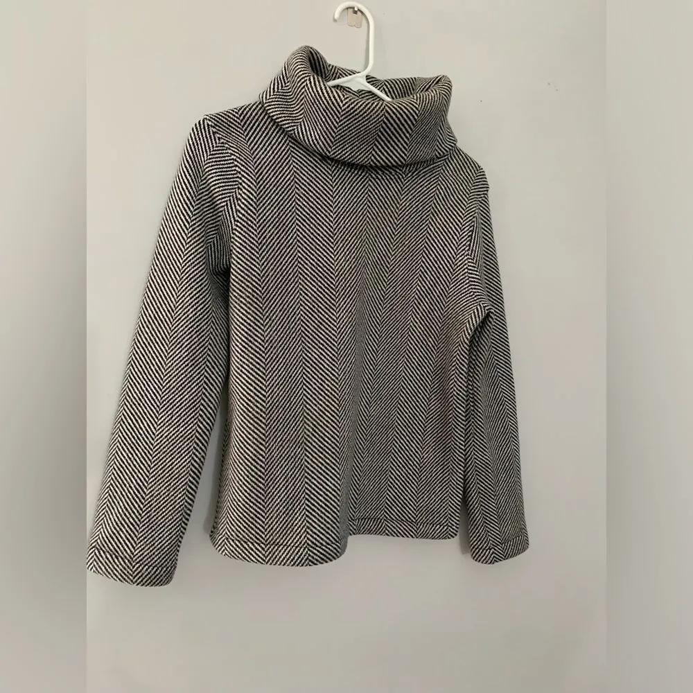J. Crew Turtleneck Sweatshirt Sweater Zig Zag Pattern White Black Size S - Image 3