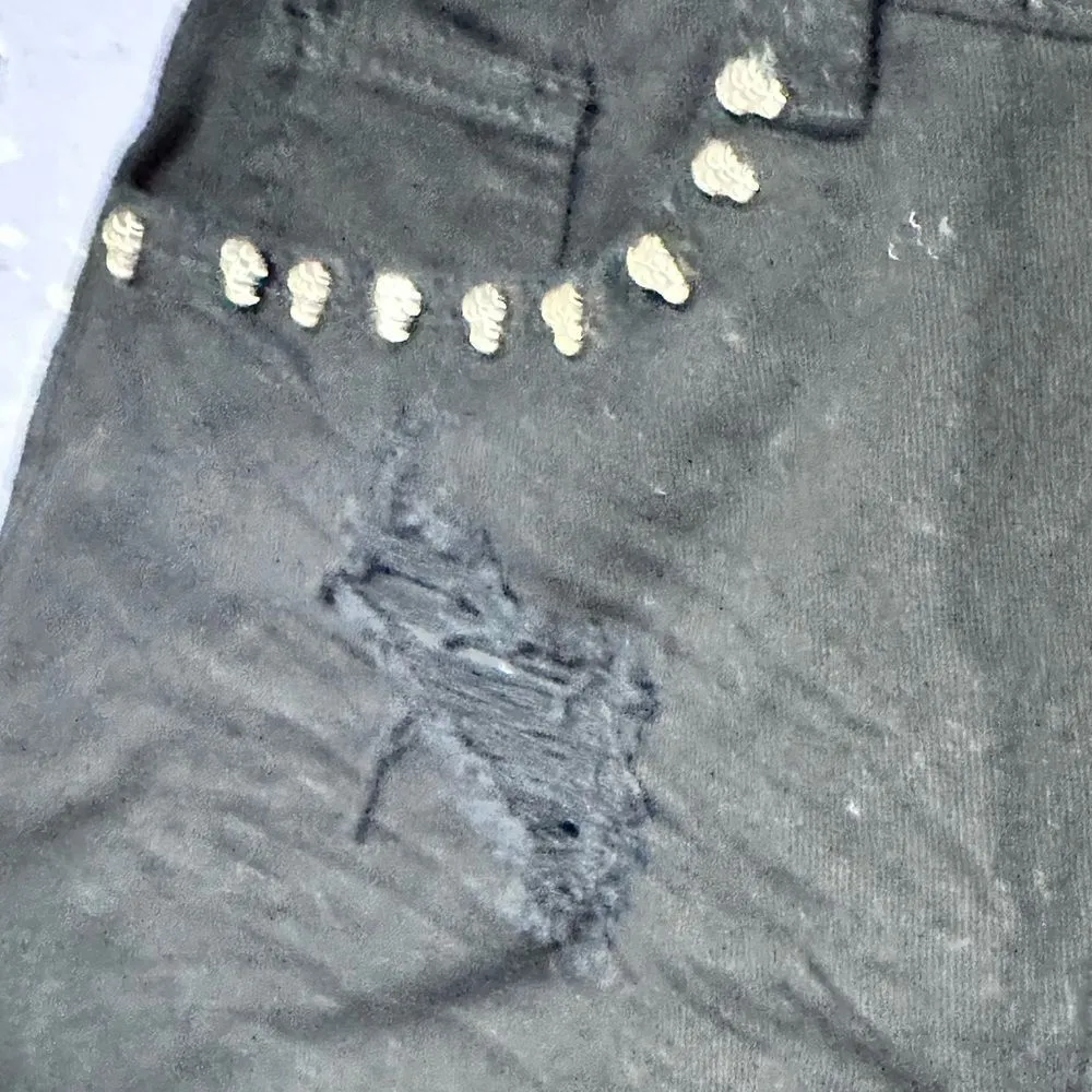 HotKISS Black Distressed Denim Short W/Skull Grommets Around Pocket Junior Sz 11 - Image 8