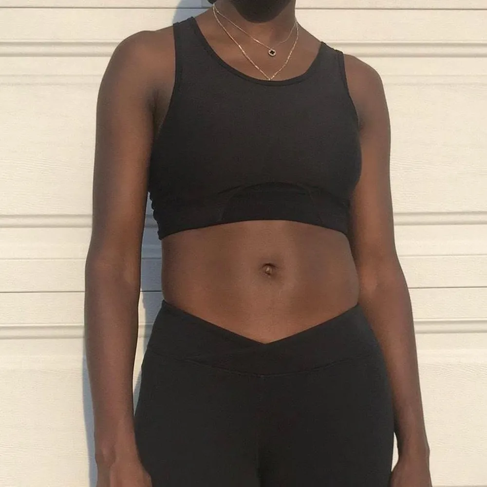 All black sports bra - Image 3