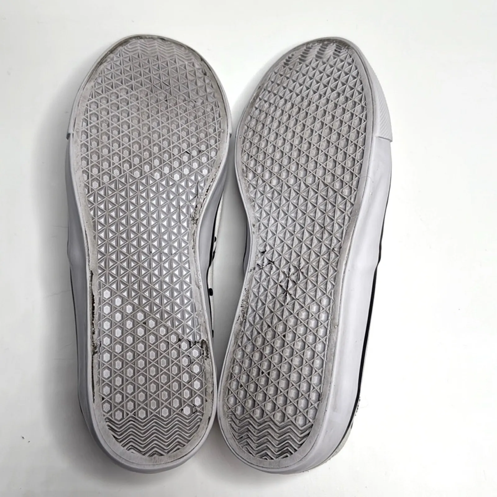 Disney Parks Women's Slip-on Shoes - Minnie Mouse Jeweled Bows S-364 Sz 9 - Image 10