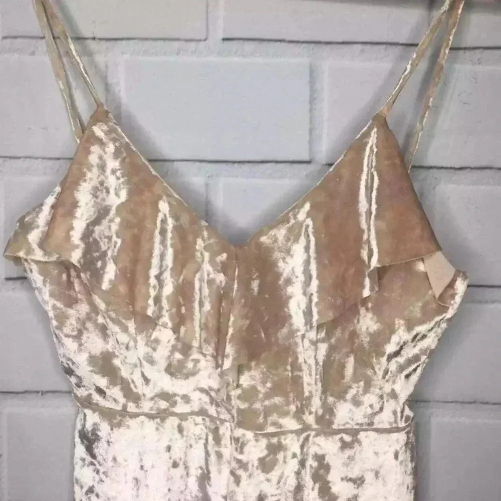 Urban Outfitters Luxe Crushed Velvet Cream Champagne Romper Size S Small - Image 4