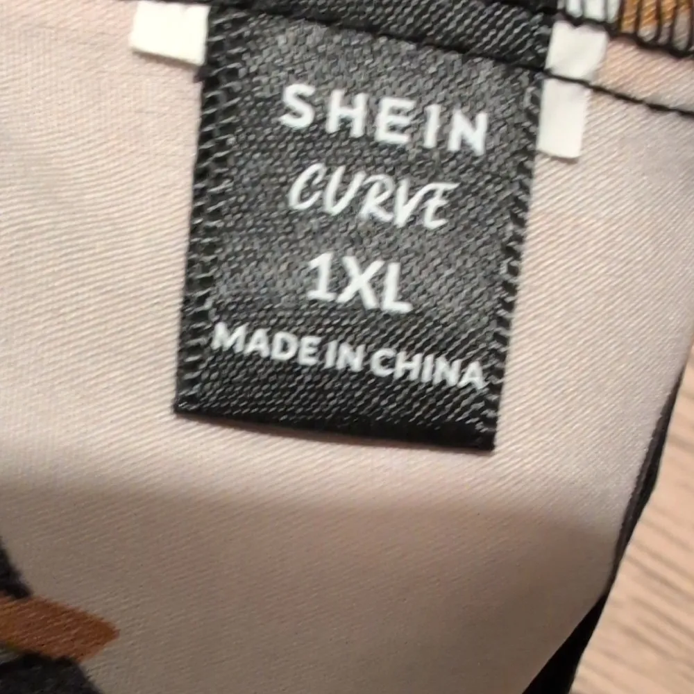 SHEIN Floral Print Blouse Plus 1X 16 18 Black Orange Cream Yellow Autumn Print - Image 3