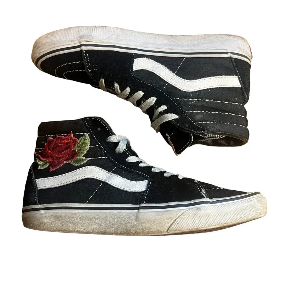Vans Sk8-Hi Black Suede High Top Rose Embroidered Unisex‎ Sneakers M6.5 / W8.0 - Image 2