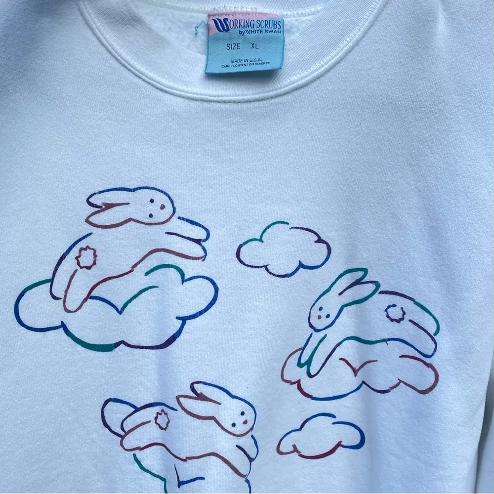 Vintage 90’s Bunny & Clouds Crewneck Sweatshirt White Size XL - Image 6