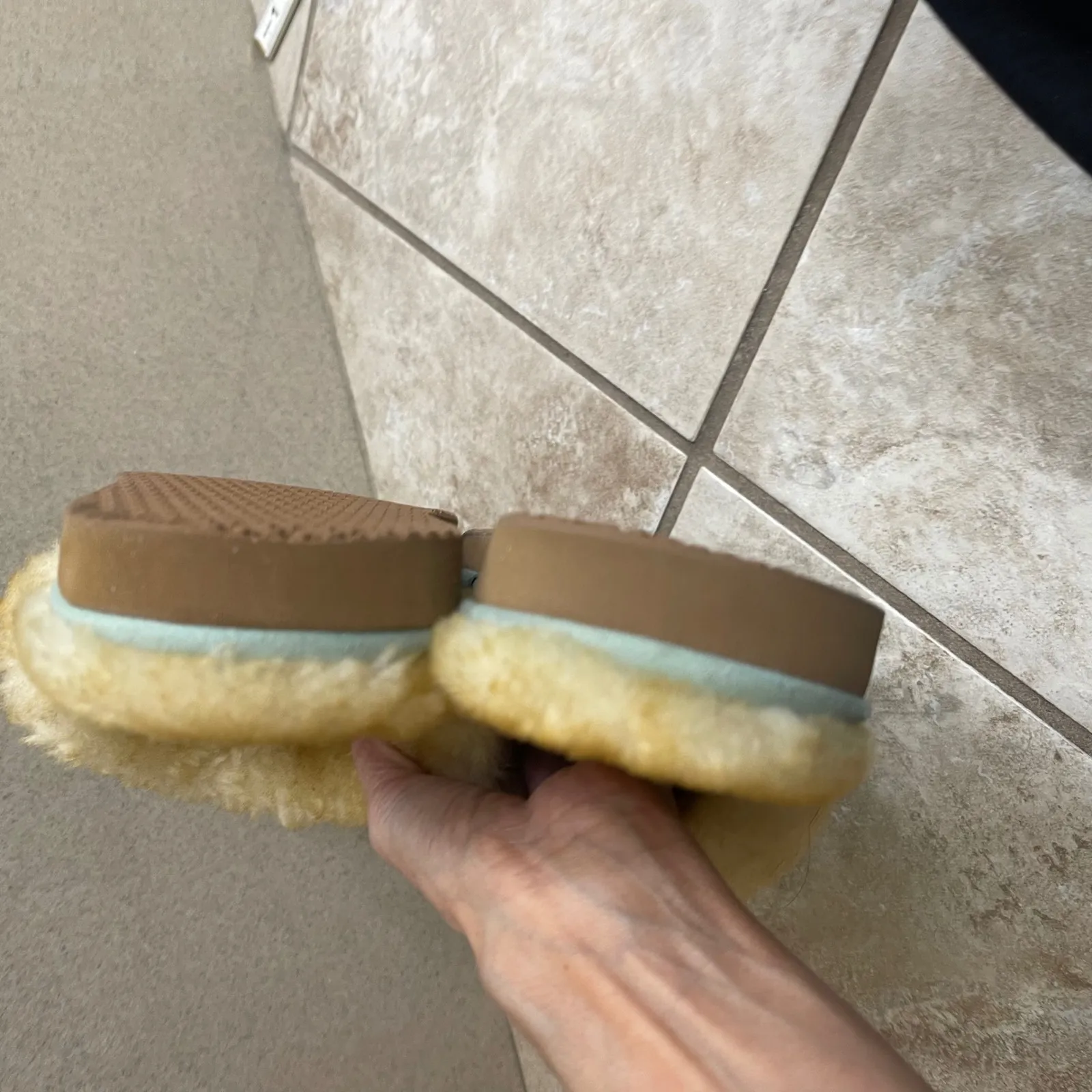 L.L. Bean Wicked Good Shearling Lined Slides Blue 10 Medium Slippes tried on EUC - Image 4