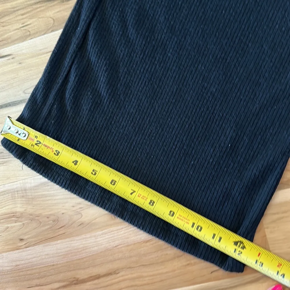 NWT Lulus Ribbed Cropped Flare Pant Black Medium - Image 7