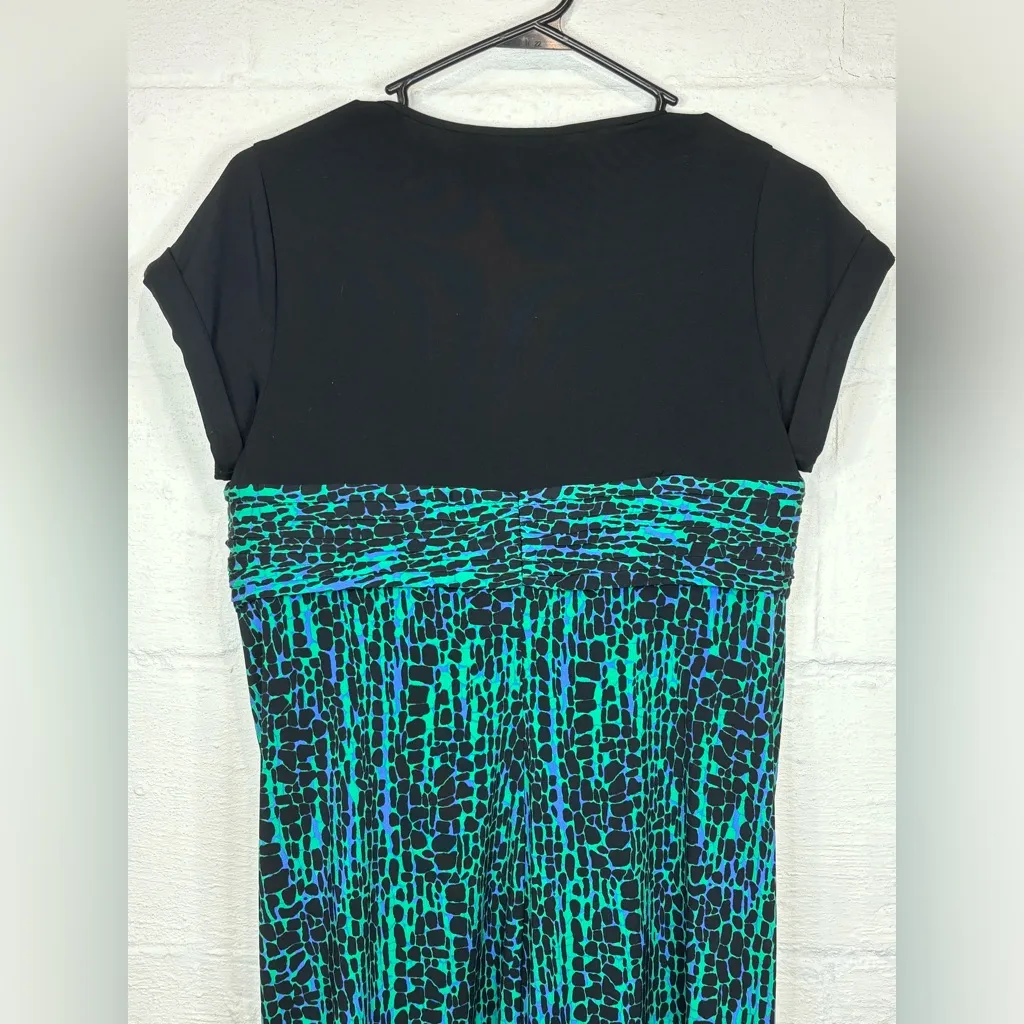 BCBGMAXAZRIA Woman’s Formal Chic Knee Length Dress Size Medium - Image 6