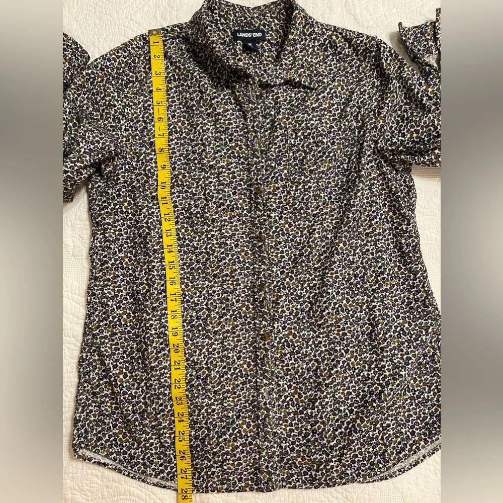 Lands End Corduroy button down shirt. Size M Size M - Image 6