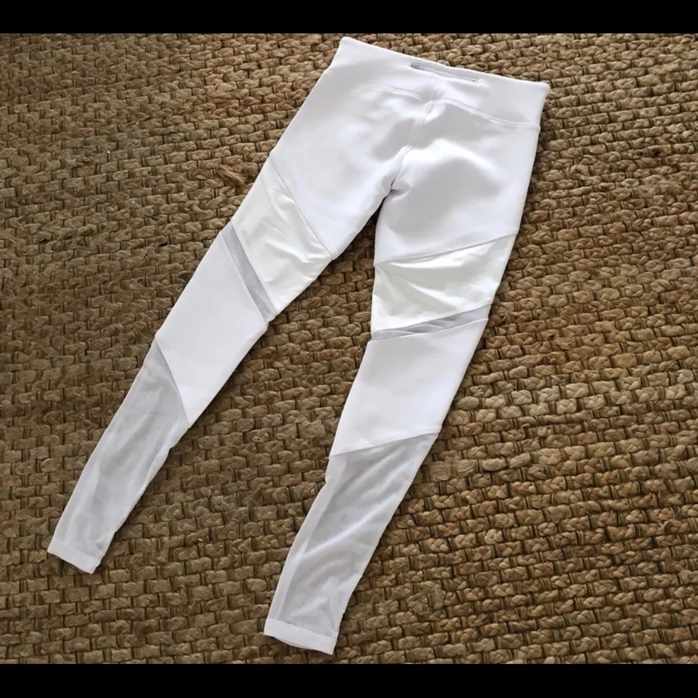 Electric Yoga White leggings - Image 6