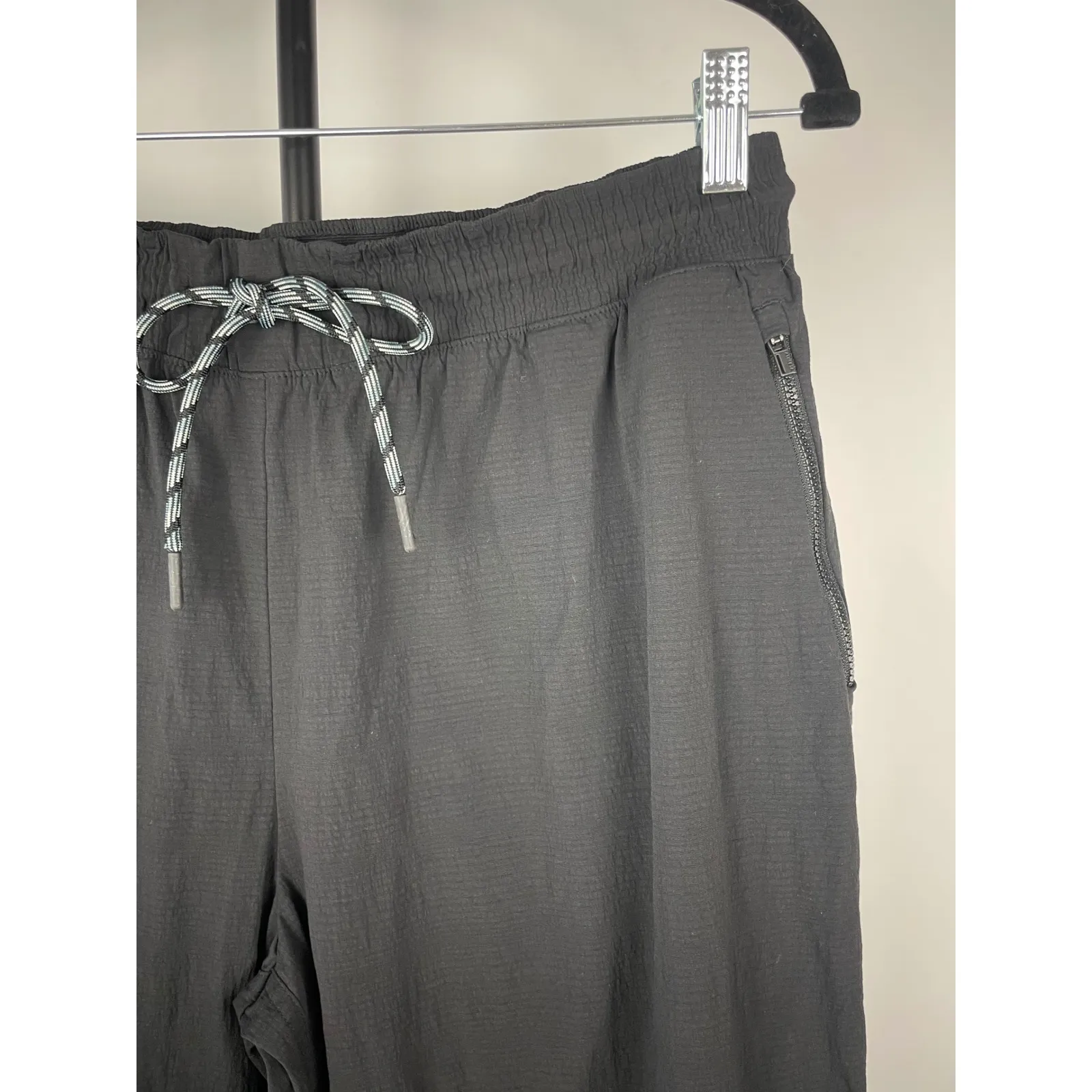 Athleta Trekki Straight Crop Windbreaker Nylon Outdoor Black Women Size 14 - Image 2