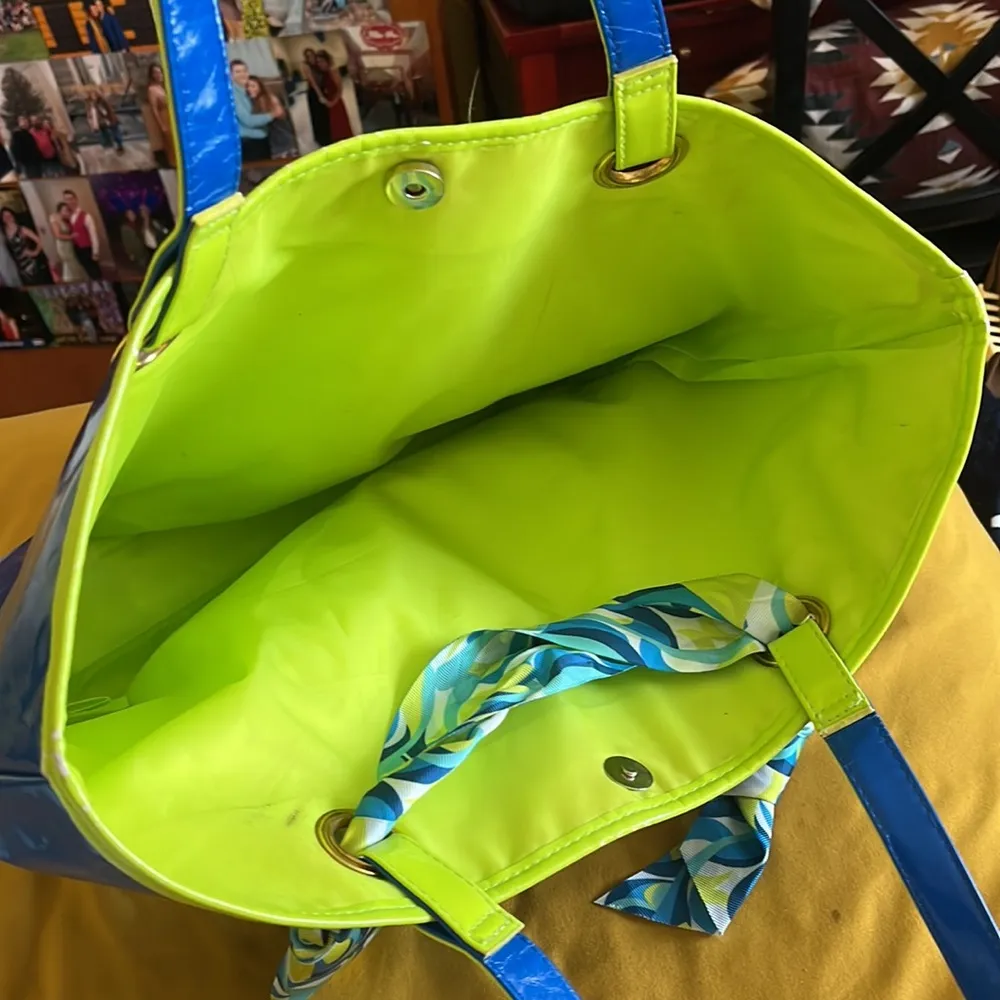 Taylor By  Blue and Green Vinyl Tote With Ribbon Vintage and Rare - Image 4