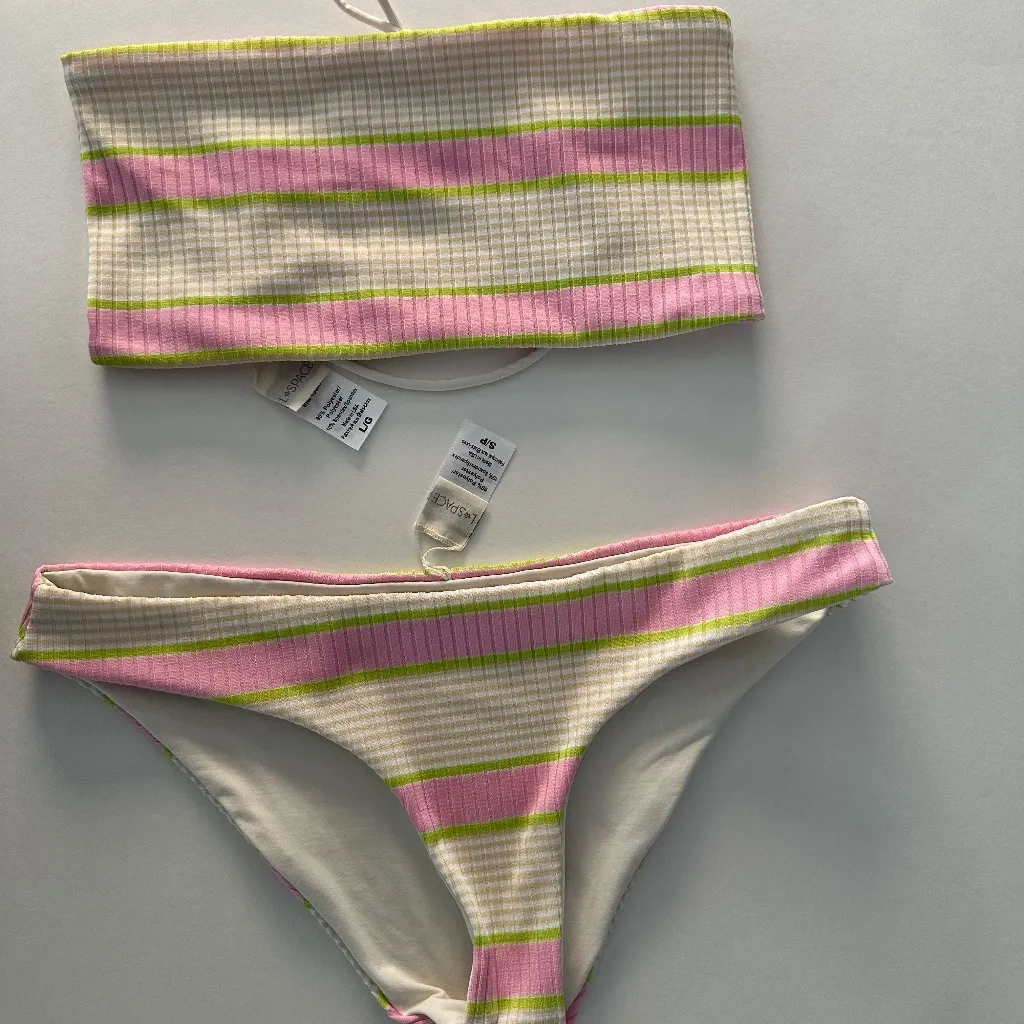 l*space L* Reversible Bikini Set - Top Size‎ L Adjustable - Bottom Size S. - Image 9