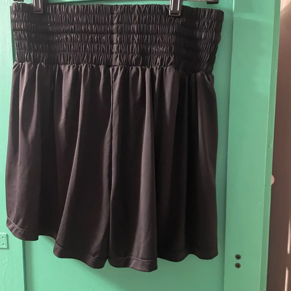 Black Smocked Waist Skirt Size L - Image 3