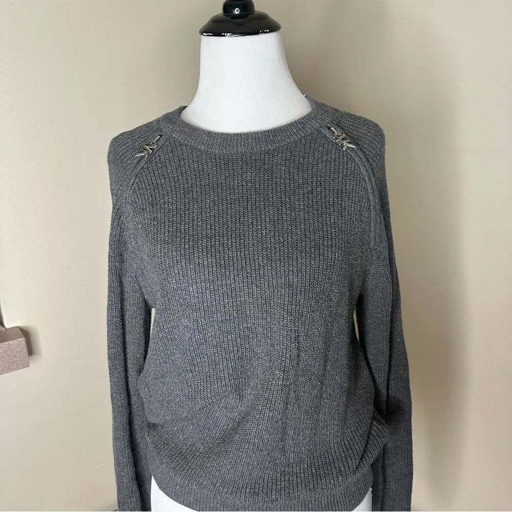 Grey knitted sweater with shoulder zipper Micheal Kors #knitwear - Image 4