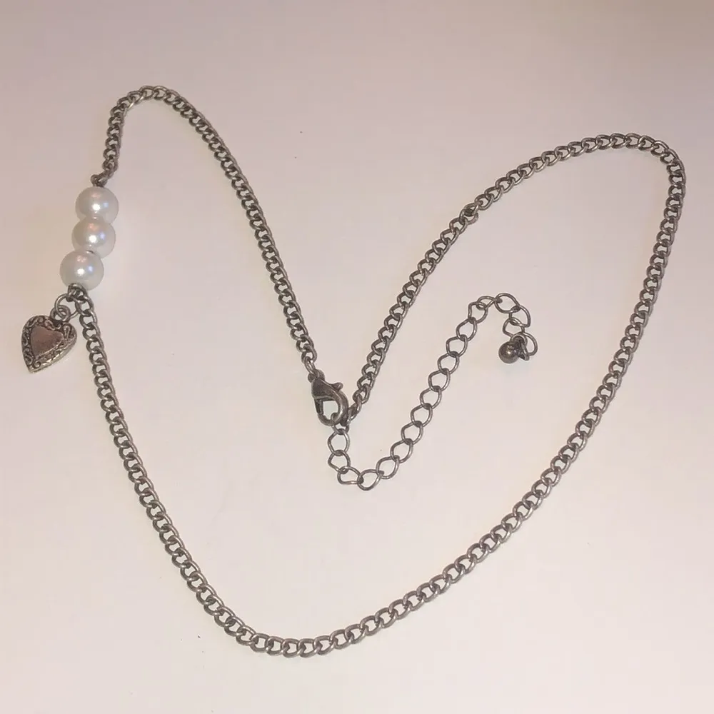 Brass Tone Bronze Tone Faux Pearl Heart Pendant Boho Necklace - Image 3