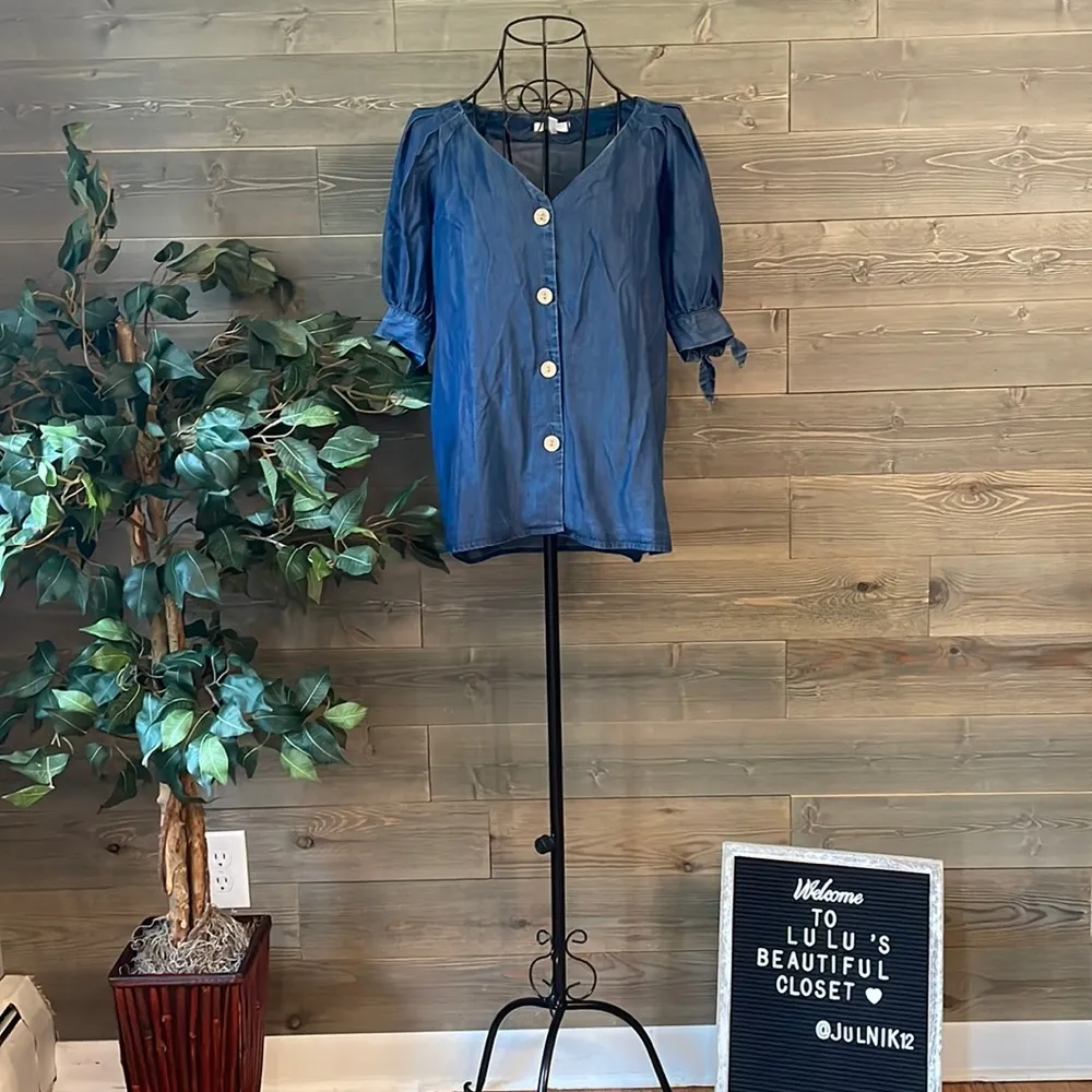 LC Lauren Conrad size small V-neck denim blouse - Image 2