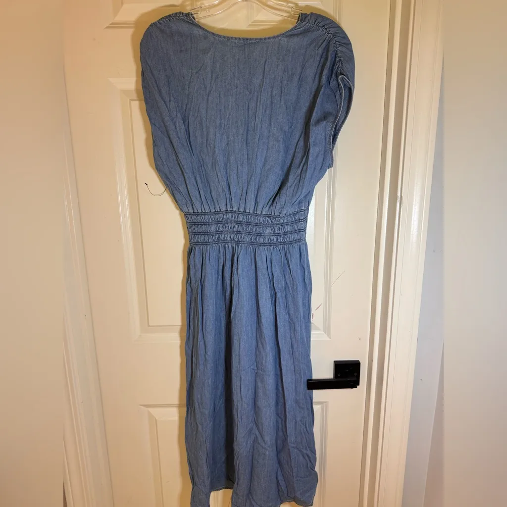 NWT TOMMY HILFIGER Women's Sleeveless Smocked Chambray‎ Dress, Small - Image 6